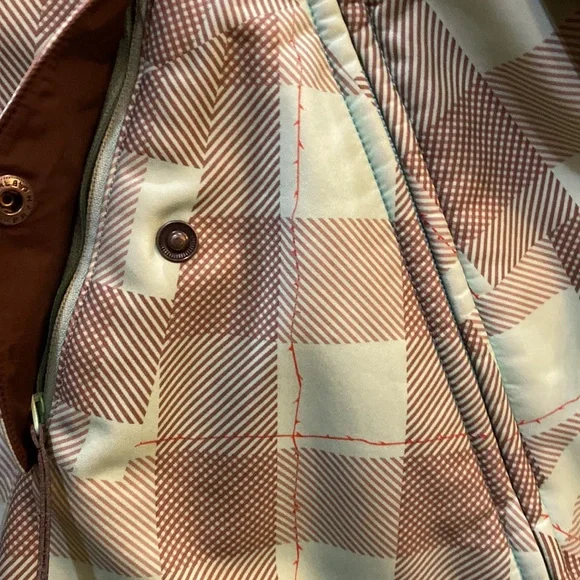 Salomon snowboarding jacket - Picture 3 of 8